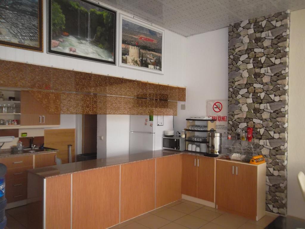 Konak Hotel Mut Esterno foto