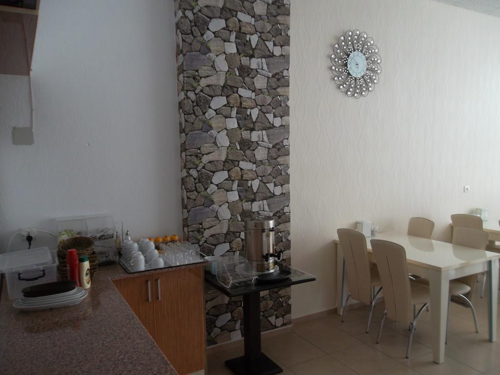 Konak Hotel Mut Esterno foto